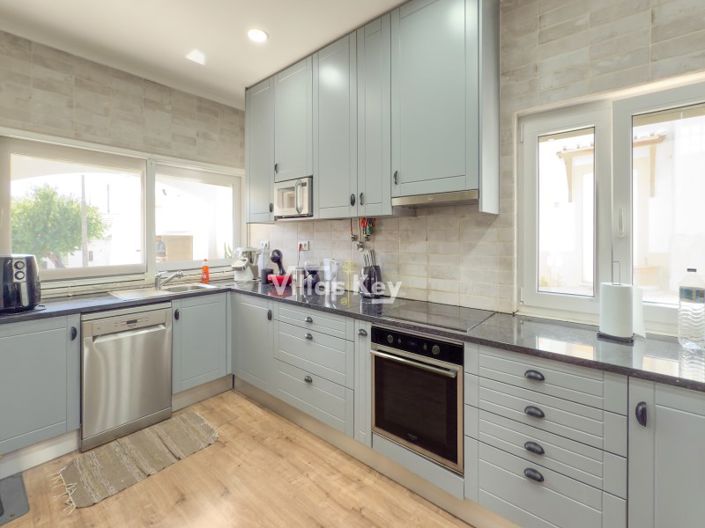 Image No.6-Maison de 2 chambres à vendre à Lagos