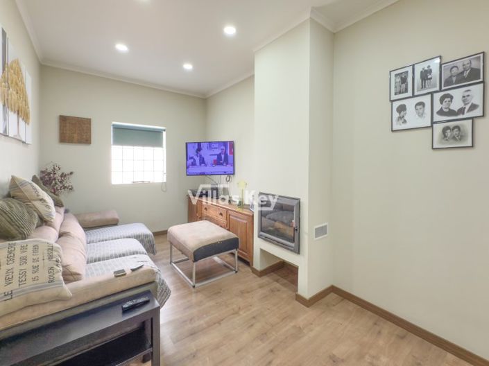 Image No.3-Maison de 2 chambres à vendre à Lagos