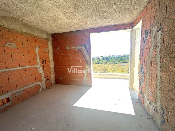 Image No.15-4 Bed House for sale