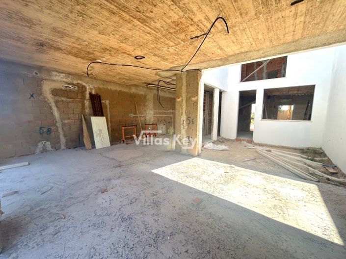 Image No.9-4 Bed House for sale