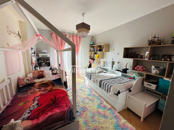 Image No.17-4 Bed House for sale