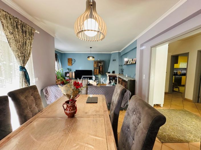 Image No.2-4 Bed House for sale