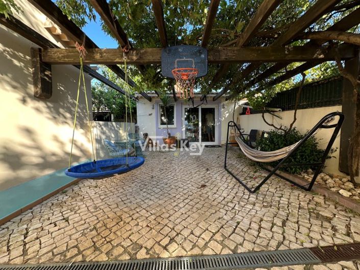 Image No.21-4 Bed House for sale