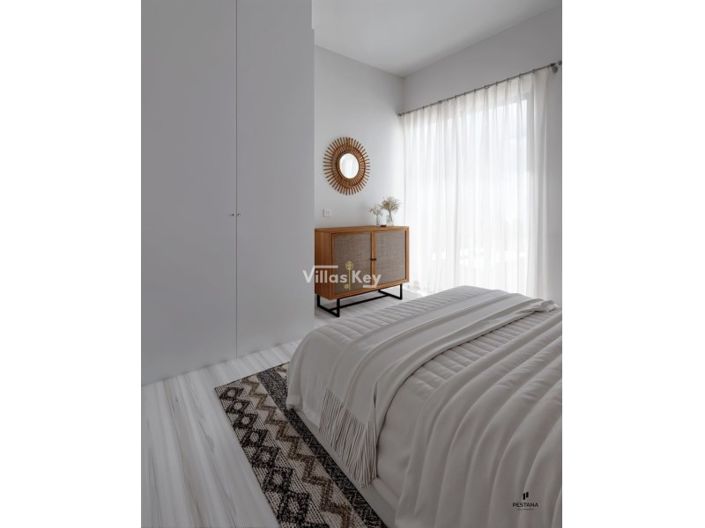 Image No.11-2 Bed House for sale