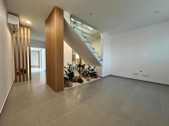 Image No.2-Maison de 6 chambres à vendre à Lagos