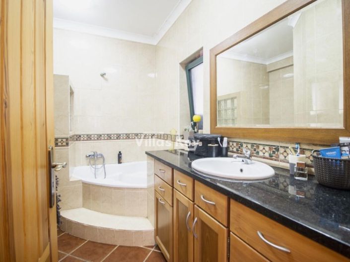 Image No.32-Maison de 4 chambres à vendre à Lagos