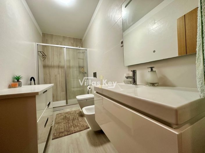 Image No.17-2 Bed Apartment for sale