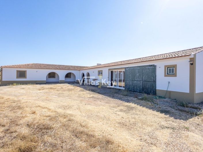 Image No.2-Ferme de 8 chambres à vendre à Beja