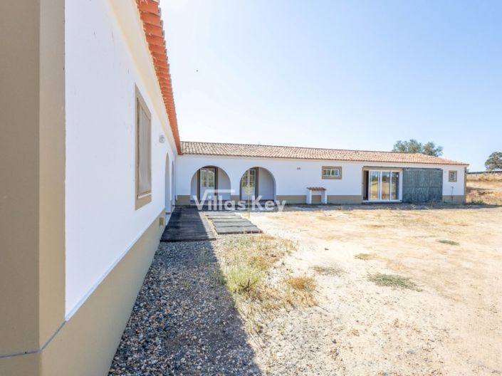 Image No.5-Ferme de 8 chambres à vendre à Beja