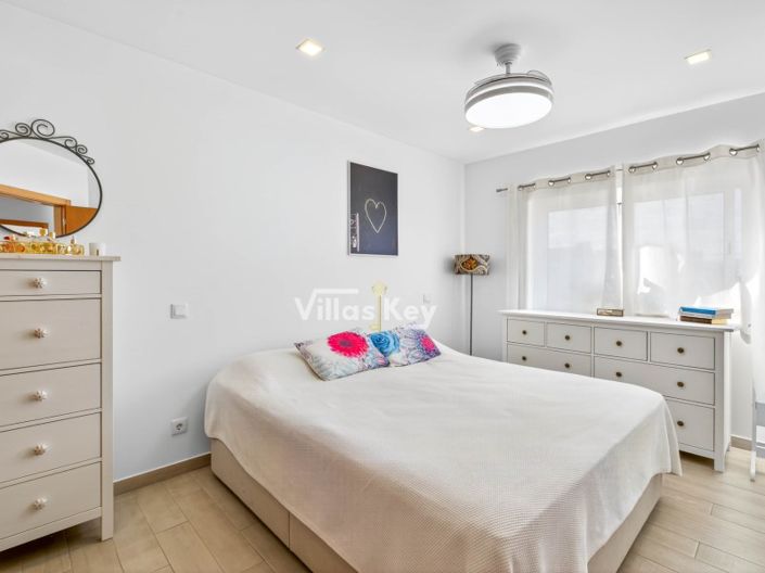 Image No.12-2 Bed Apartment for sale