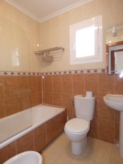 Image No.17-2 Bed Villa / Detached for sale