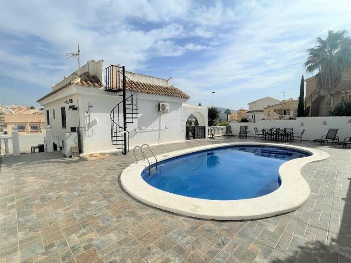 Image No.41-2 Bed Villa / Detached for sale