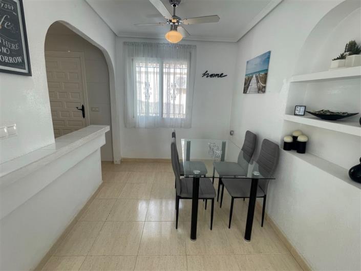 Image No.12-2 Bed Villa / Detached for sale