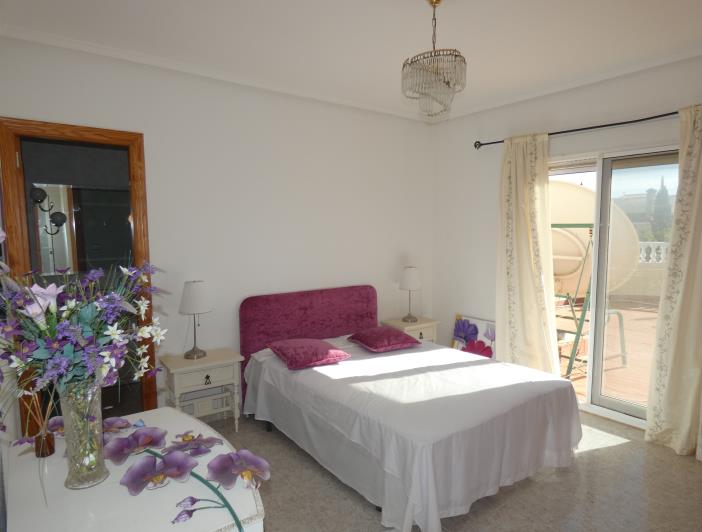 Image No.29-6 Bed Villa / Detached for sale