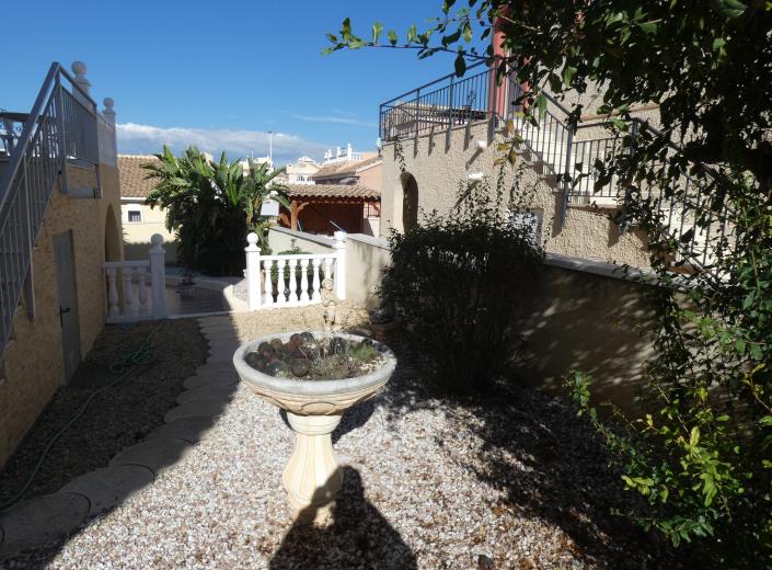 Image No.41-6 Bed Villa / Detached for sale