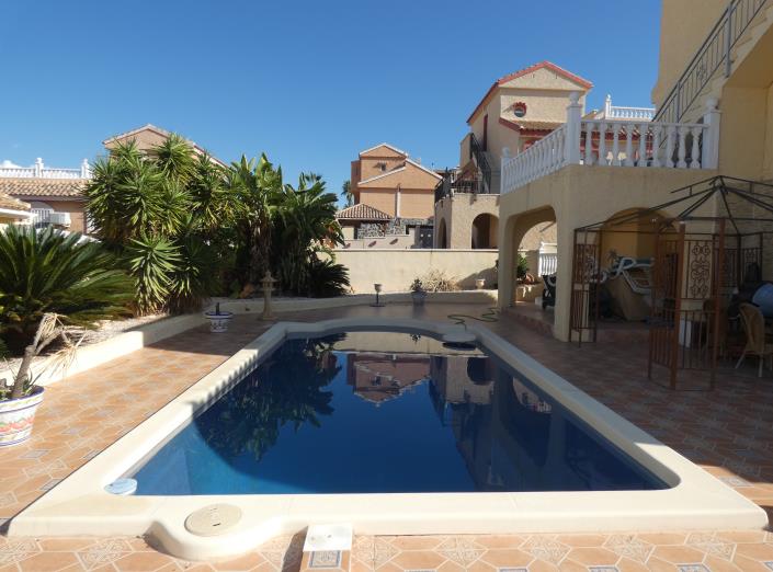 Image No.45-6 Bed Villa / Detached for sale
