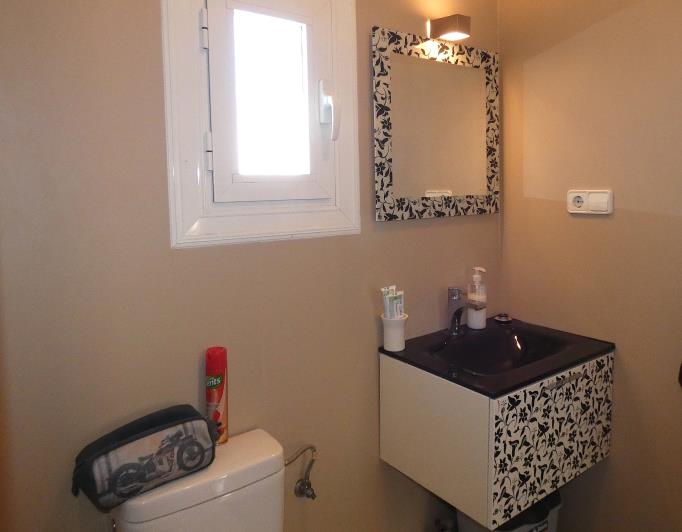 Image No.20-2 Bed Villa / Detached for sale