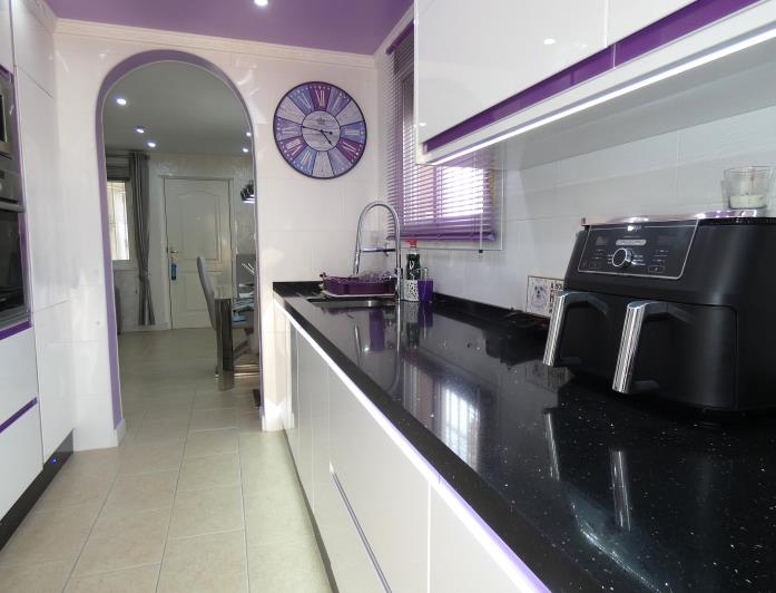 Image No.10-3 Bed Villa / Detached for sale