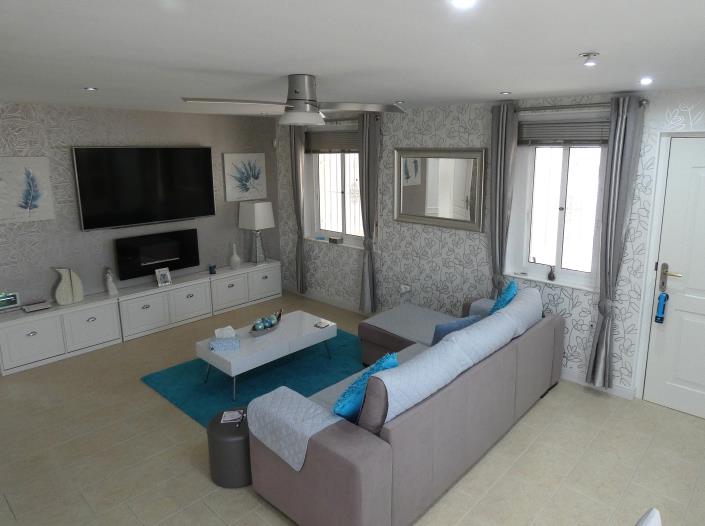 Image No.12-3 Bed Villa / Detached for sale