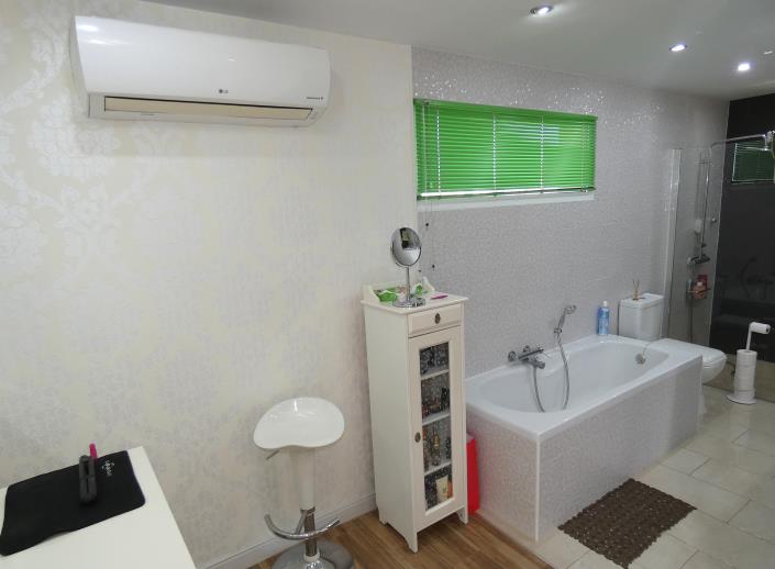 Image No.30-3 Bed Villa / Detached for sale