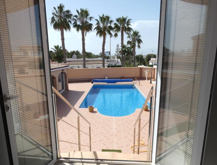 Image No.43-3 Bed Villa / Detached for sale