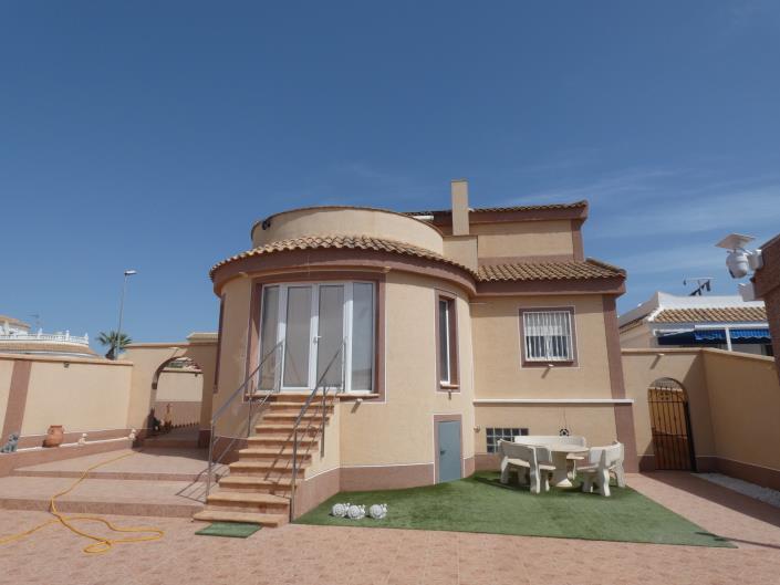 Image No.45-3 Bed Villa / Detached for sale
