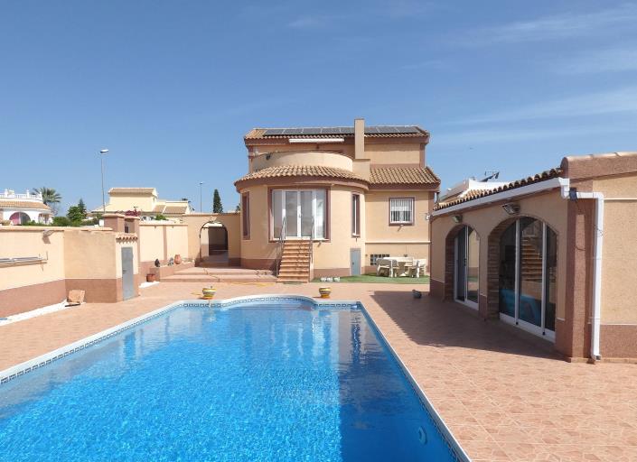 Image No.47-3 Bed Villa / Detached for sale