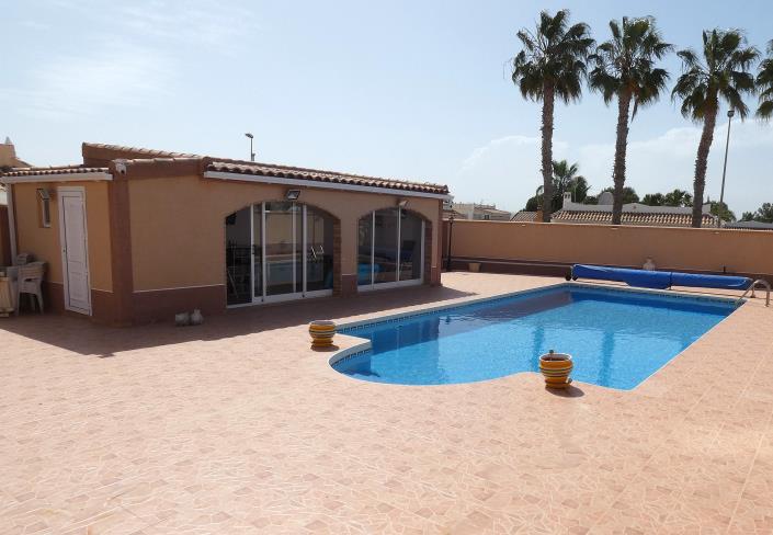 Image No.50-3 Bed Villa / Detached for sale