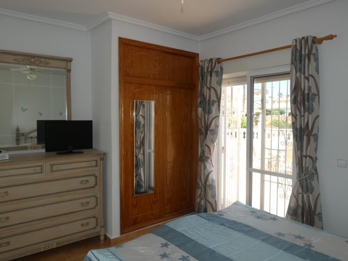 Image No.38-3 Bed Villa / Detached for sale