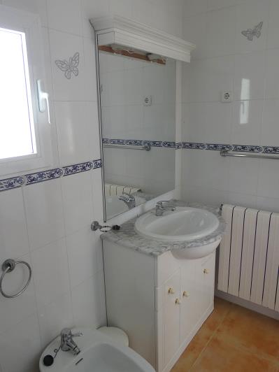 Image No.42-3 Bed Villa / Detached for sale