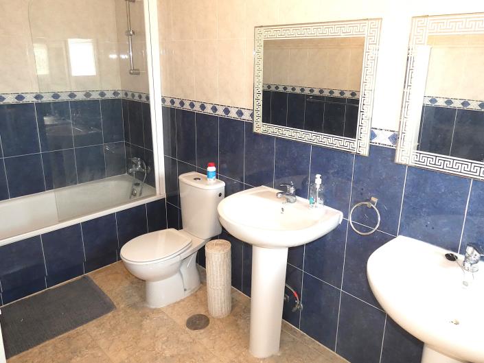 Image No.32-4 Bed Villa / Detached for sale