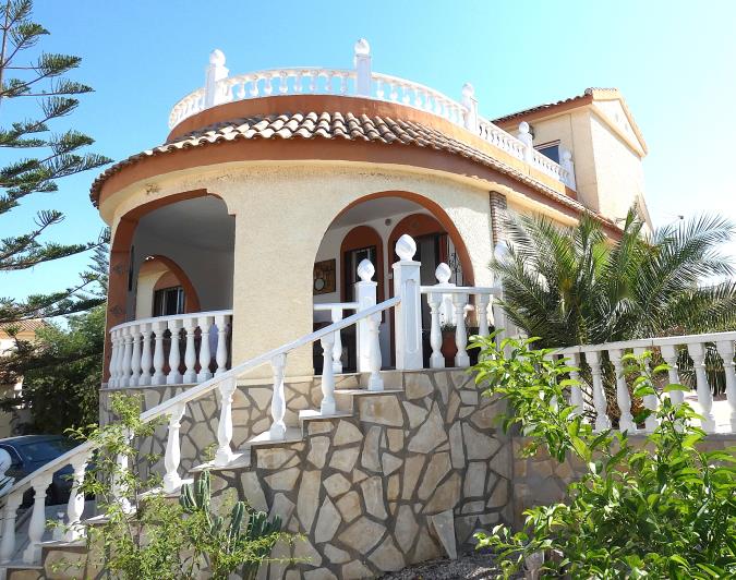 Image No.49-4 Bed Villa / Detached for sale