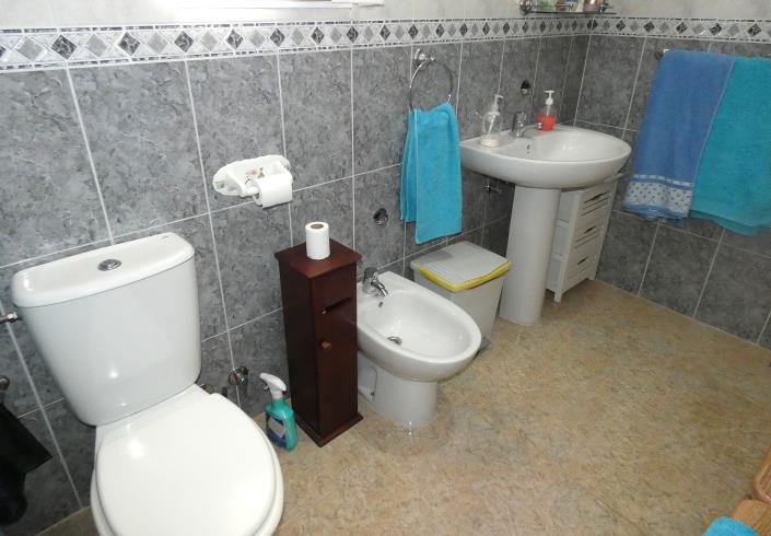 Image No.36-3 Bed Villa / Detached for sale