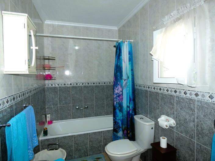 Image No.37-3 Bed Villa / Detached for sale