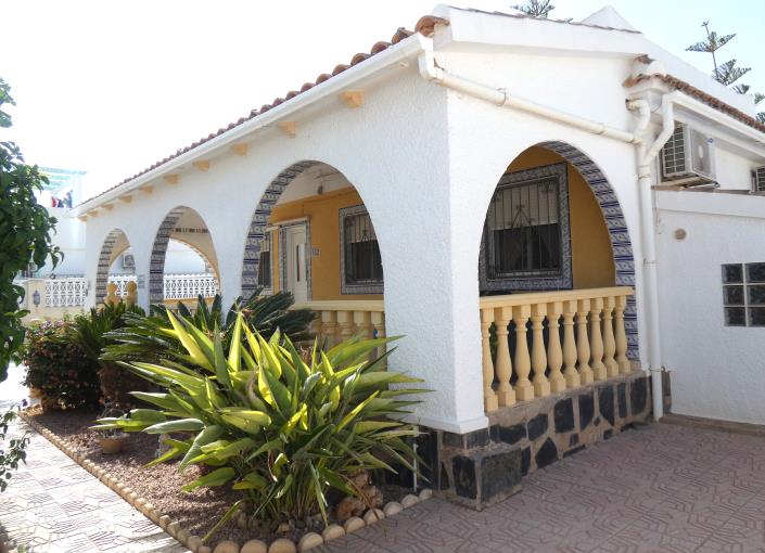 Image No.6-2 Bed Villa / Detached for sale