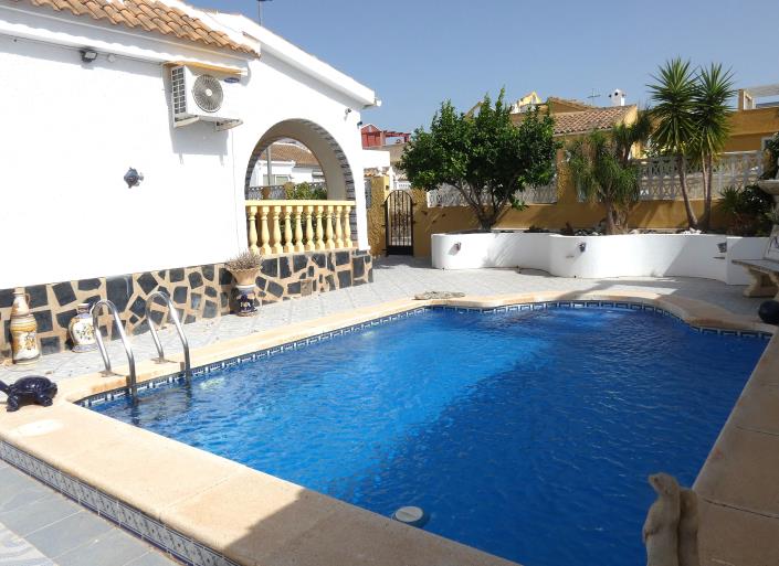 Image No.32-2 Bed Villa / Detached for sale