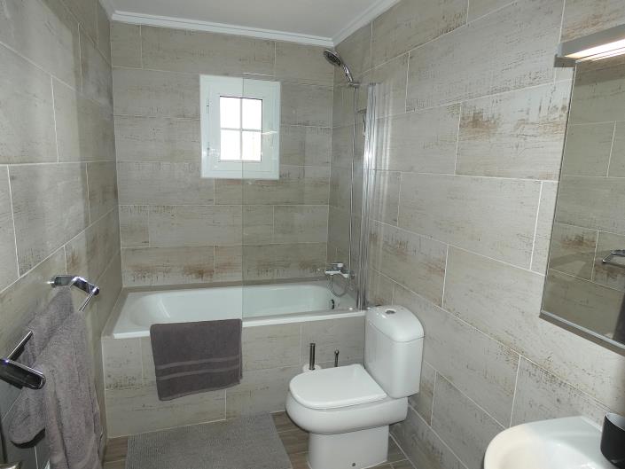 Image No.19-3 Bed Villa / Detached for sale