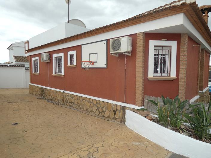 Image No.58-3 Bed Villa / Detached for sale