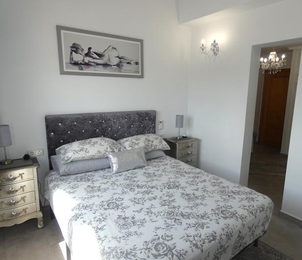 Image No.20-2 Bed Villa / Detached for sale