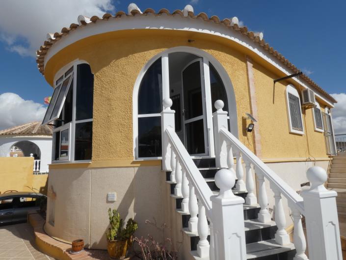 Image No.6-4 Bed Villa / Detached for sale