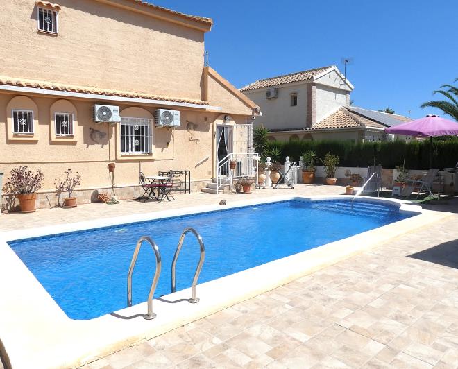 Image No.55-3 Bed Villa / Detached for sale