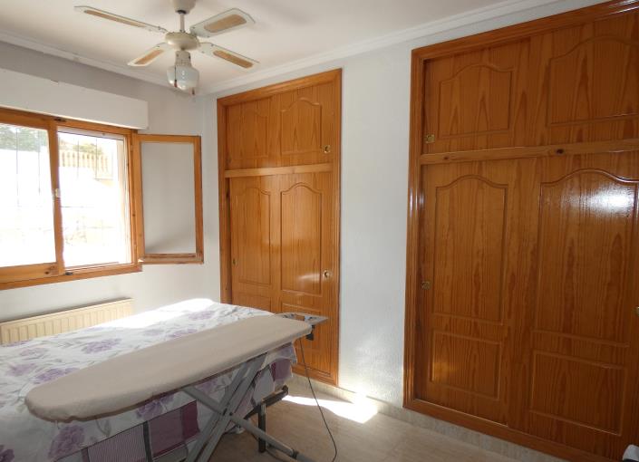 Image No.19-4 Bed Villa / Detached for sale