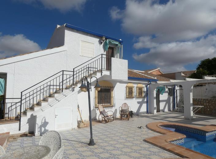 Image No.37-4 Bed Villa / Detached for sale