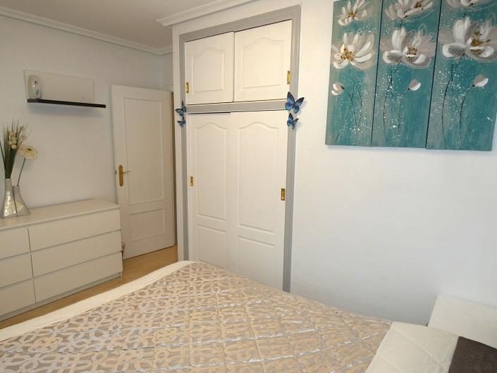 Image No.20-2 Bed Semi-Detached for sale