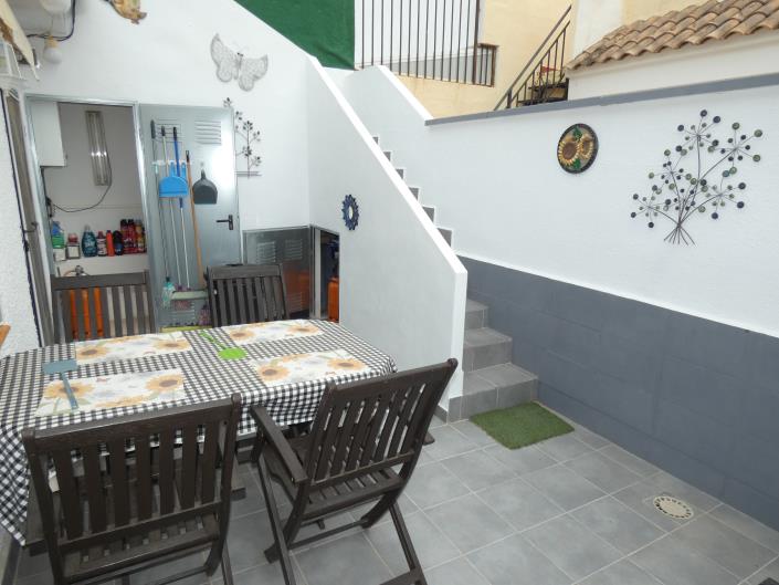 Image No.39-2 Bed Semi-Detached for sale