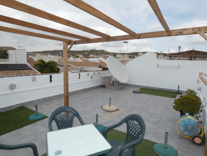 Image No.45-2 Bed Semi-Detached for sale