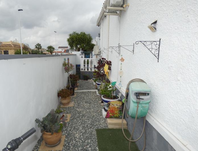 Image No.54-2 Bed Semi-Detached for sale