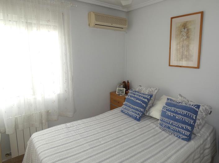 Image No.21-3 Bed Villa / Detached for sale