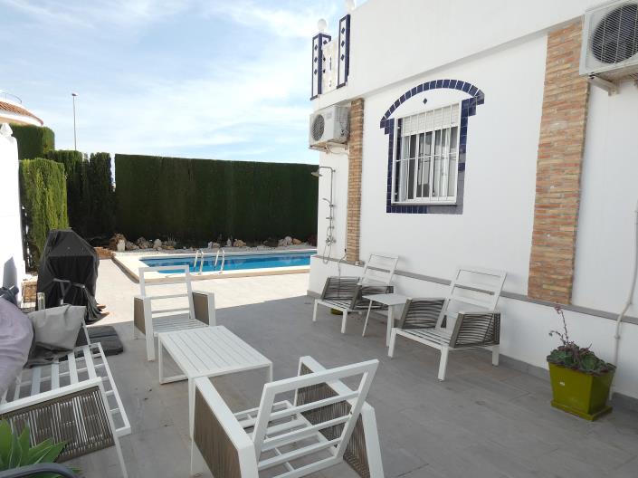 Image No.44-3 Bed Villa / Detached for sale