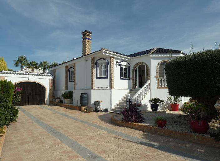 Image No.57-3 Bed Villa / Detached for sale